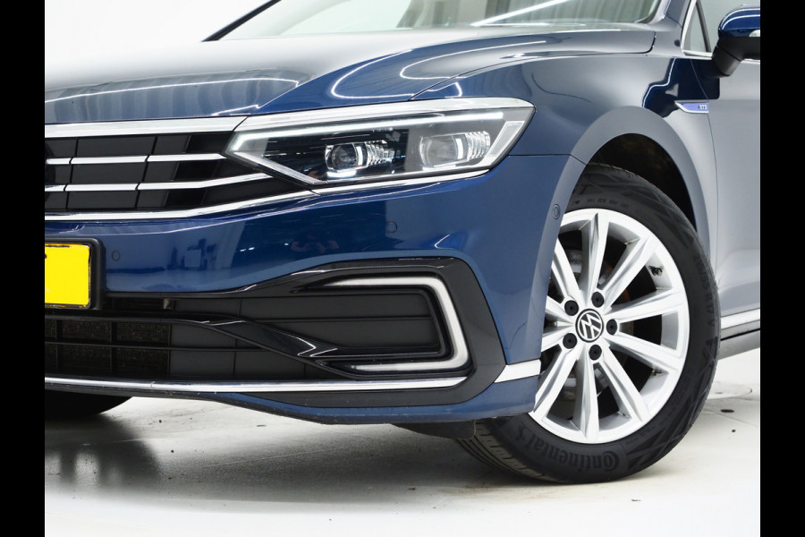 Volkswagen Passat Variant 1.4 TSI PHEV GTE | Panoramadak | Trekhaak | 360 | Massage | Memory | Keyless | Adaptive Cruise