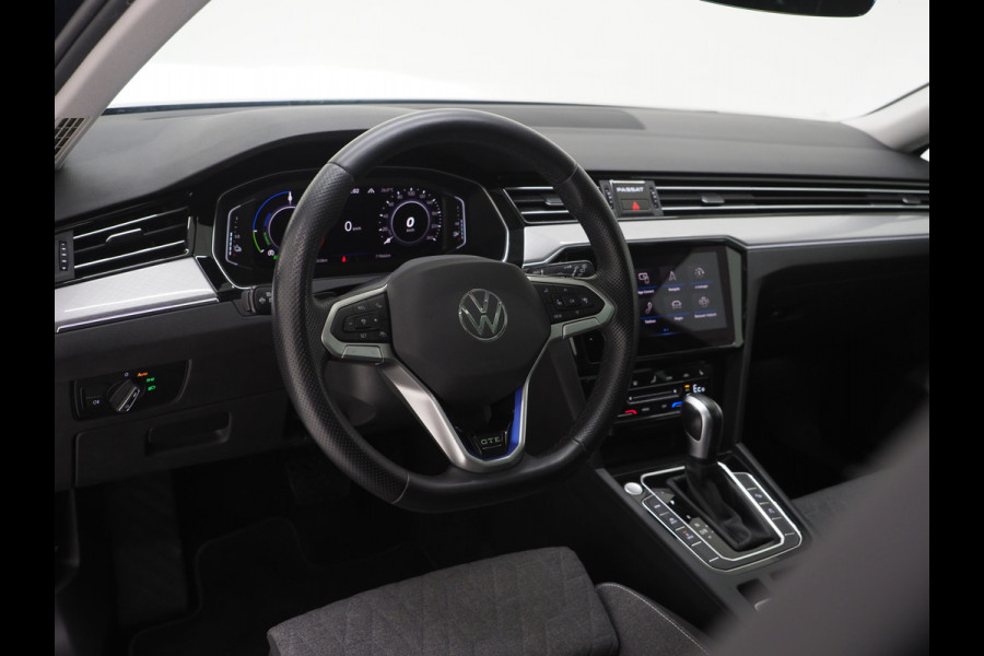 Volkswagen Passat Variant 1.4 TSI PHEV GTE | Panoramadak | Trekhaak | 360 | Massage | Memory | Keyless | Adaptive Cruise
