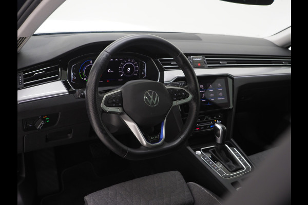 Volkswagen Passat Variant 1.4 TSI PHEV GTE | Panoramadak | Trekhaak | 360 | Massage | Memory | Keyless | Adaptive Cruise