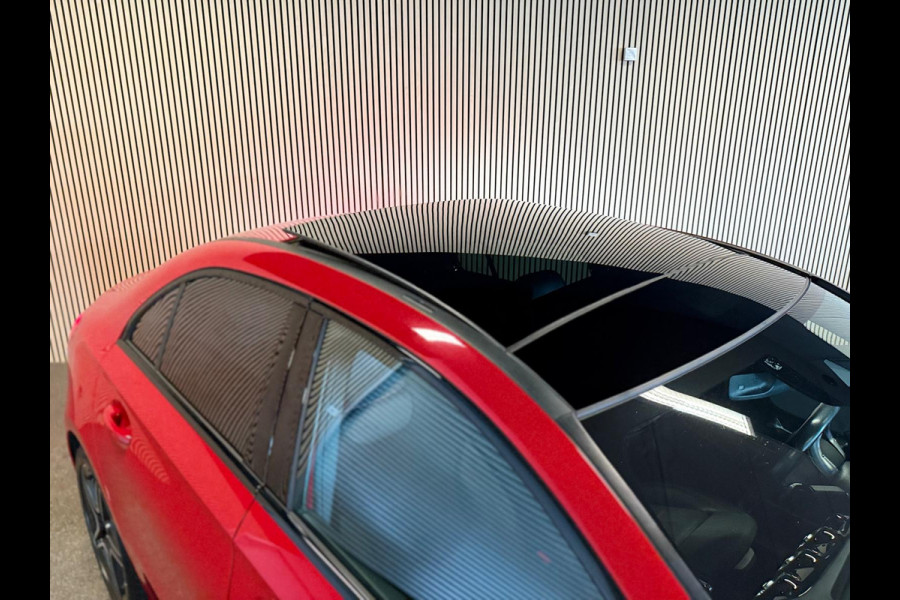 Mercedes-Benz A-Klasse 200 Sedan AMG STYLING-PANORAMA-NIGHT-CAMERA-WIDESCREEN-APPLE CARPLAY