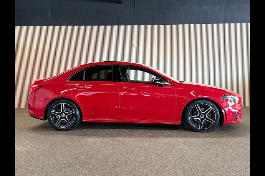 Mercedes-Benz A-Klasse 200 Sedan AMG STYLING-PANORAMA-NIGHT-CAMERA-WIDESCREEN-APPLE CARPLAY
