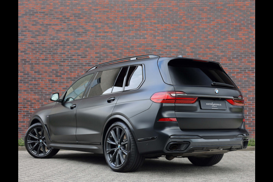 BMW X7 40i xDrive | HUD - Sky Lounge