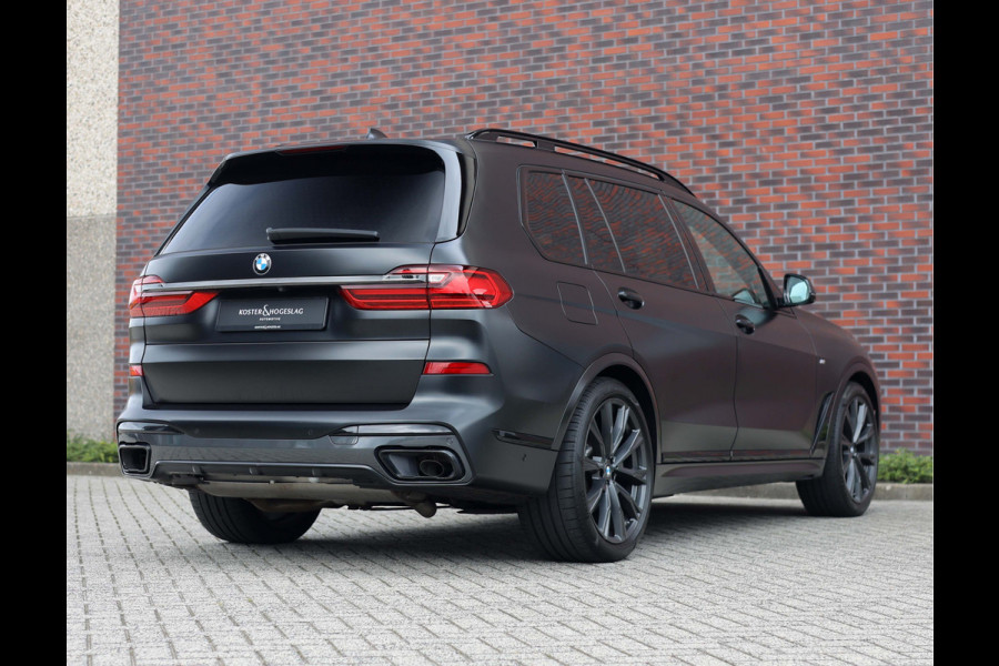 BMW X7 40i xDrive | HUD - Sky Lounge