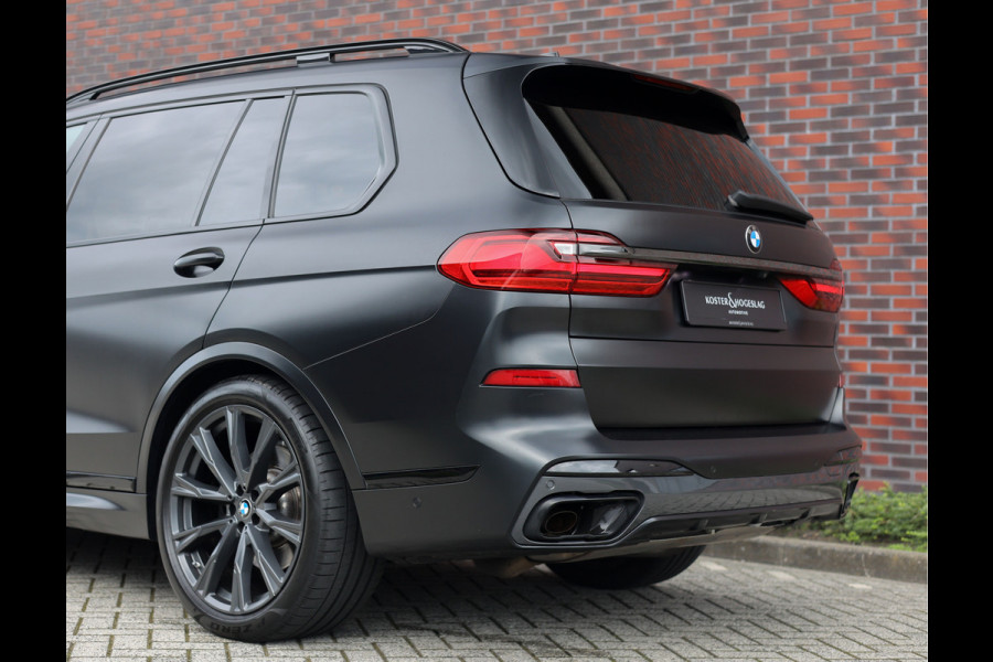 BMW X7 40i xDrive | HUD - Sky Lounge