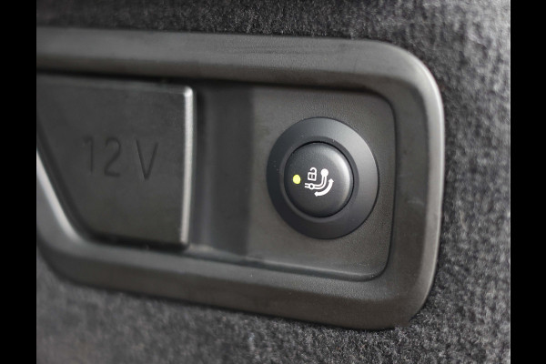 BMW X7 40i xDrive | HUD - Sky Lounge
