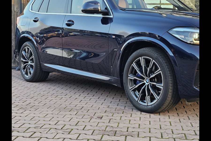 BMW X5 xDrive45e High Executive M-Sport | Luchtvering |  Elek. trekhaak | Safety pack | Achterasbesturing | HUD | M aerodynamica | Leder |