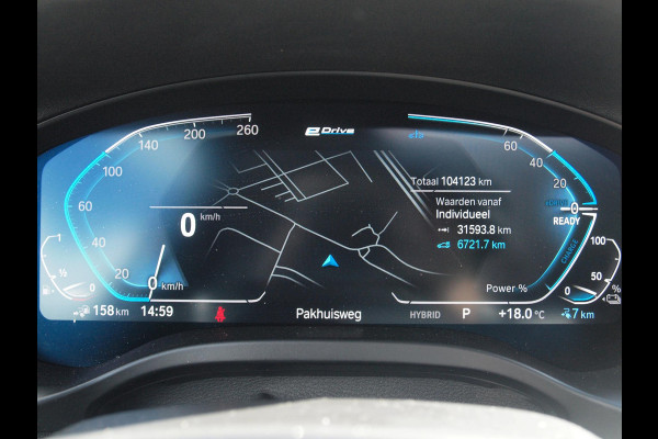 BMW X3 xDrive30e Business Edition Plus | M-Pakket | Panoramadak | Trekhaak | Head-Up Display | 360 Camera | Sfeerverlichting | LED-Laser |