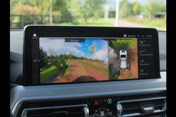 BMW X3 xDrive30e Business Edition Plus | M-Pakket | Panoramadak | Trekhaak | Head-Up Display | 360 Camera | Sfeerverlichting | LED-Laser |