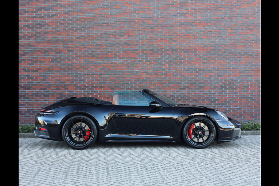 Porsche 911 Cabrio Carrera 4 GTS | PASM - Burmester