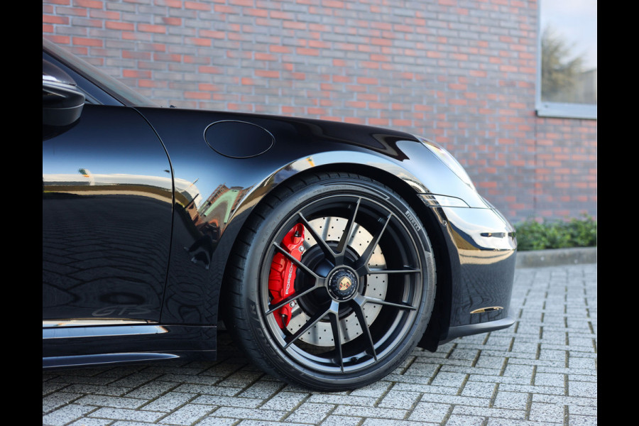 Porsche 911 Cabrio Carrera 4 GTS | PASM - Burmester