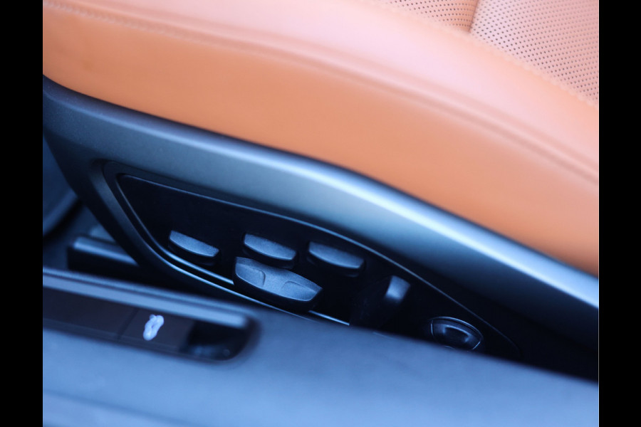 Porsche 911 Cabrio Carrera 4 GTS | PASM - Burmester