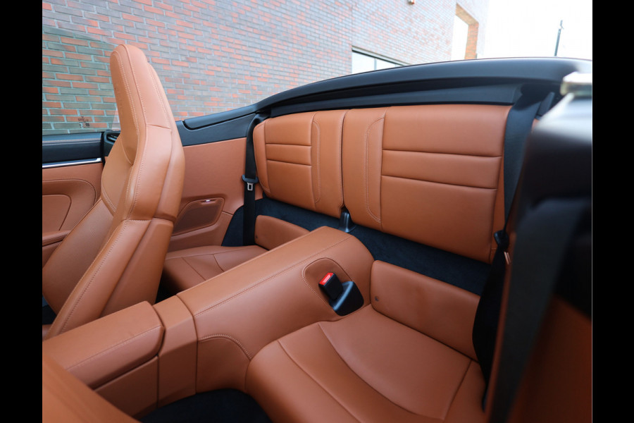 Porsche 911 Cabrio Carrera 4 GTS | PASM - Burmester