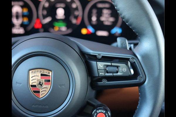 Porsche 911 Cabrio Carrera 4 GTS | PASM - Burmester
