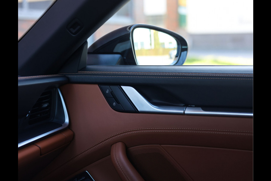 Porsche 911 Cabrio Carrera 4 GTS | PASM - Burmester