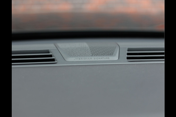Land Rover Range Rover P550e Autobiography | SVO Bespoke Interior - Meridian Signature