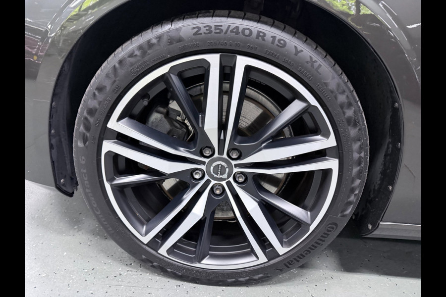 Volvo V60 2.0 T8 Recharge AWD R-Design PANO/MASSAGE+M-LEDER/B&W/360CAM/NAVI/H-UP///