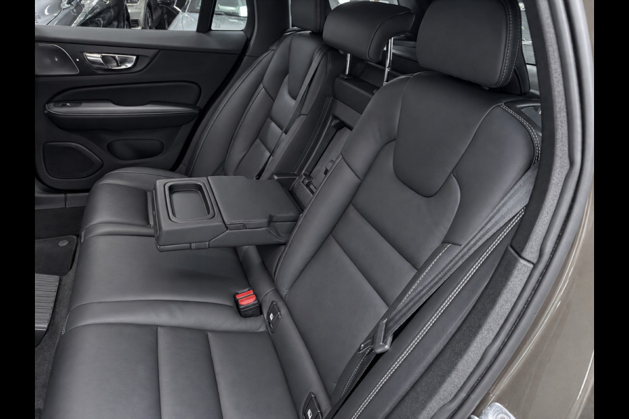 Volvo V60 2.0 T8 Recharge AWD R-Design PANO/MASSAGE+M-LEDER/B&W/360CAM/NAVI/H-UP///