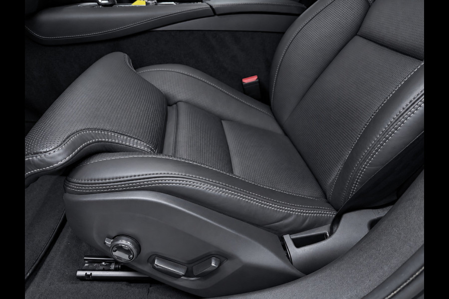 Volvo V60 2.0 T8 Recharge AWD R-Design PANO/MASSAGE+M-LEDER/B&W/360CAM/NAVI/H-UP///