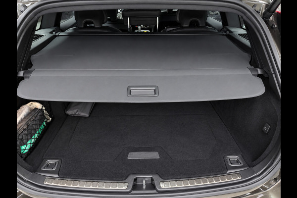 Volvo V60 2.0 T8 Recharge AWD R-Design PANO/MASSAGE+M-LEDER/B&W/360CAM/NAVI/H-UP///