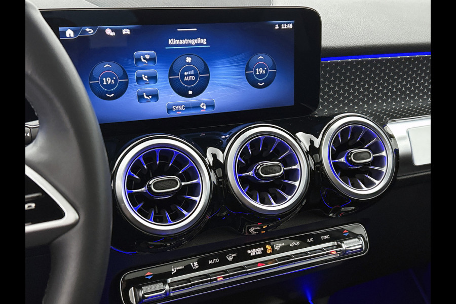 Mercedes-Benz Glb 200 Star Edition LIMITED Panoramadak l Keyless l Trekhaak l Navigatie l Stoelverwarming l Sfeerverlichting l Leder l Achteruitrijcamera Inclusief 24 maanden MB Certified garantie voor Europa.
