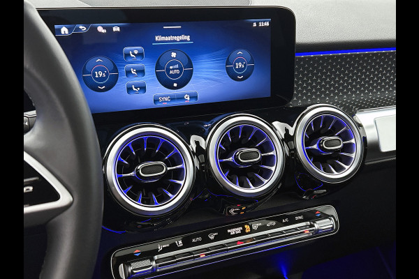 Mercedes-Benz Glb 200 Star Edition LIMITED Panoramadak l Keyless l Trekhaak l Navigatie l Stoelverwarming l Sfeerverlichting l Leder l Achteruitrijcamera Inclusief 24 maanden MB Certified garantie voor Europa.