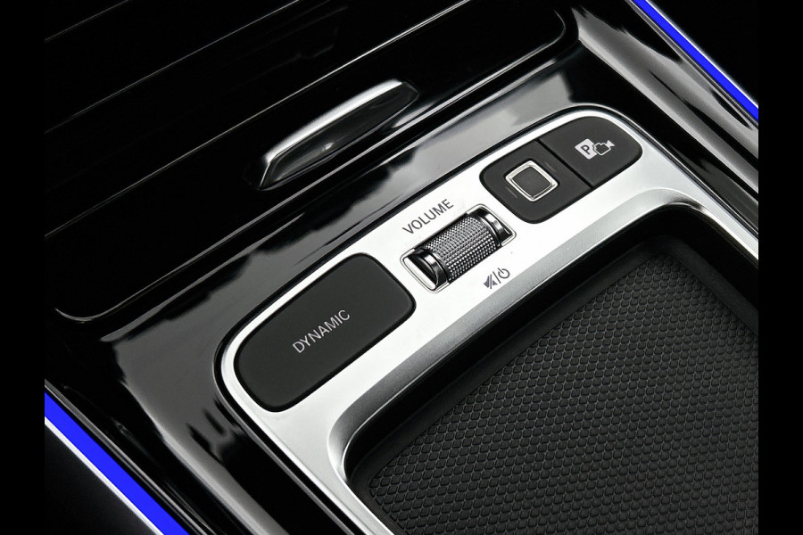 Mercedes-Benz Glb 200 Star Edition LIMITED Panoramadak l Keyless l Trekhaak l Navigatie l Stoelverwarming l Sfeerverlichting l Leder l Achteruitrijcamera Inclusief 24 maanden MB Certified garantie voor Europa.