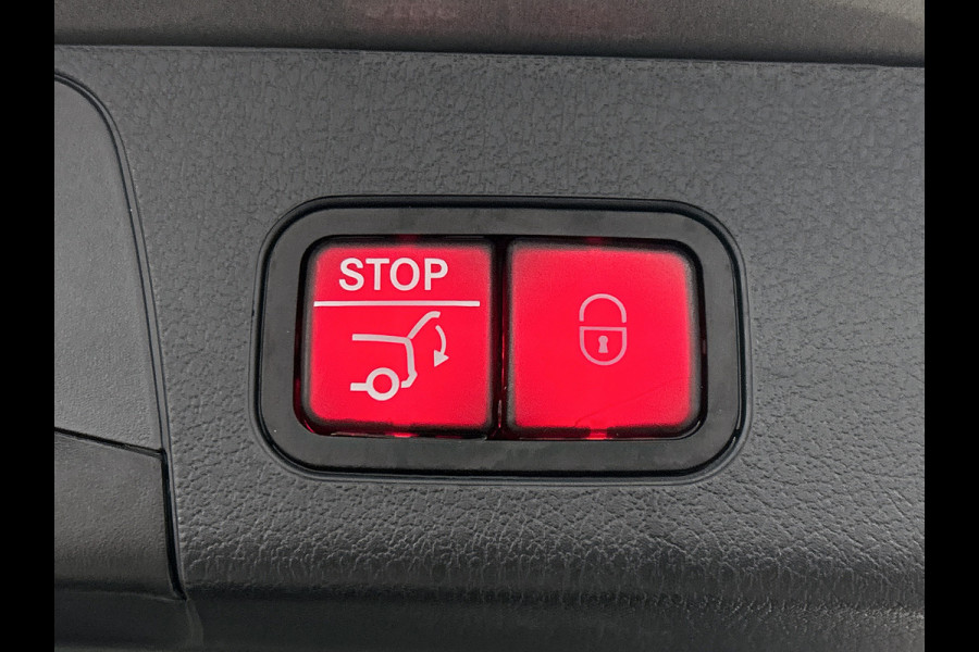 Mercedes-Benz Glb 200 Star Edition LIMITED Panoramadak l Keyless l Trekhaak l Navigatie l Stoelverwarming l Sfeerverlichting l Leder l Achteruitrijcamera Inclusief 24 maanden MB Certified garantie voor Europa.
