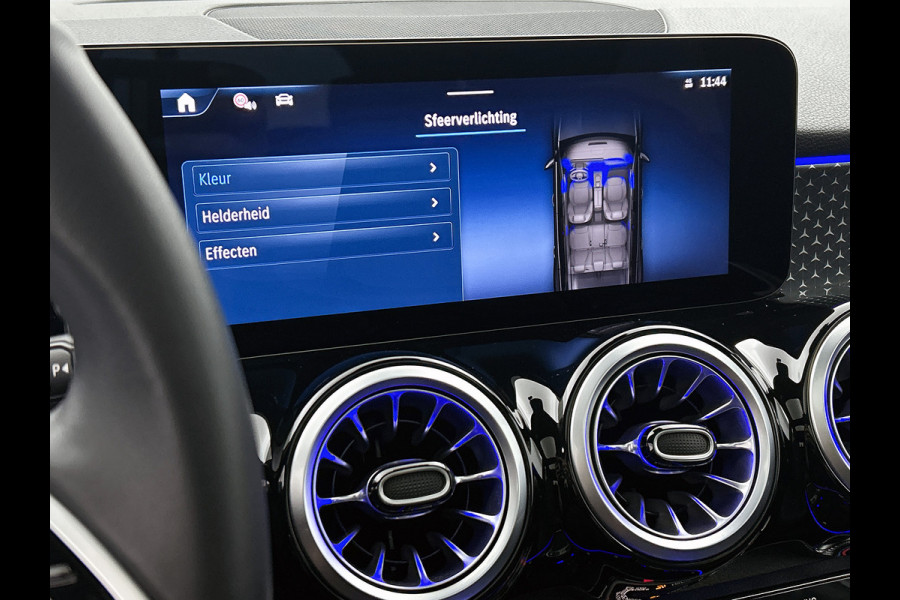 Mercedes-Benz Glb 200 Star Edition LIMITED Panoramadak l Keyless l Trekhaak l Navigatie l Stoelverwarming l Sfeerverlichting l Leder l Achteruitrijcamera Inclusief 24 maanden MB Certified garantie voor Europa.