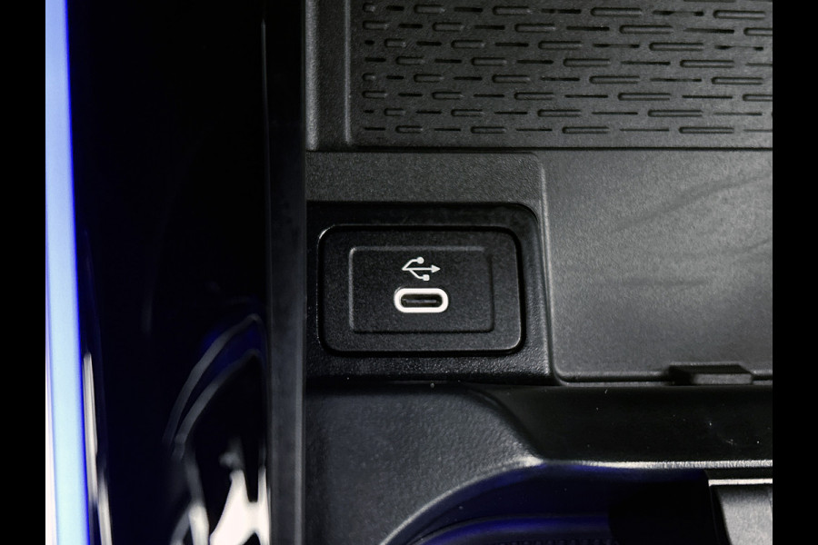Mercedes-Benz Glb 200 Star Edition LIMITED Panoramadak l Keyless l Trekhaak l Navigatie l Stoelverwarming l Sfeerverlichting l Leder l Achteruitrijcamera Inclusief 24 maanden MB Certified garantie voor Europa.
