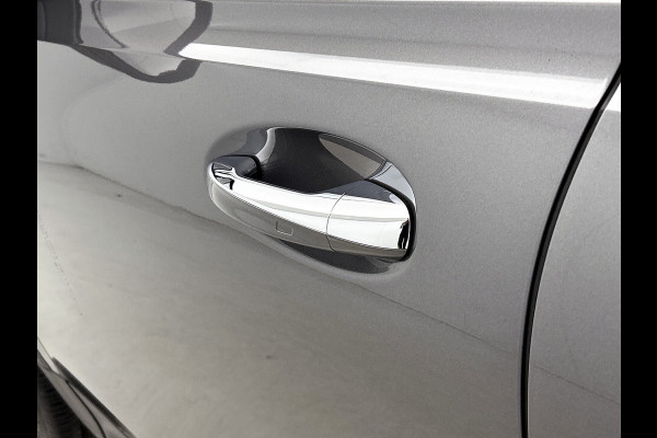 Mercedes-Benz Glb 200 Star Edition LIMITED Panoramadak l Keyless l Trekhaak l Navigatie l Stoelverwarming l Sfeerverlichting l Leder l Achteruitrijcamera Inclusief 24 maanden MB Certified garantie voor Europa.