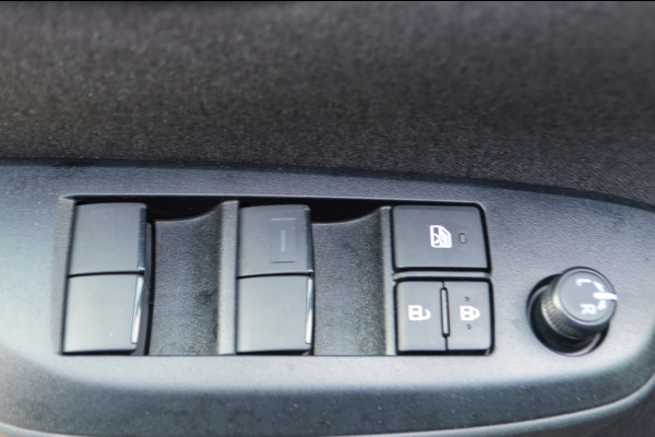 Toyota Yaris Cross 1.5 Hybrid 130 Executive | Stoel stuur verwarming | Parkeersensoren v+a