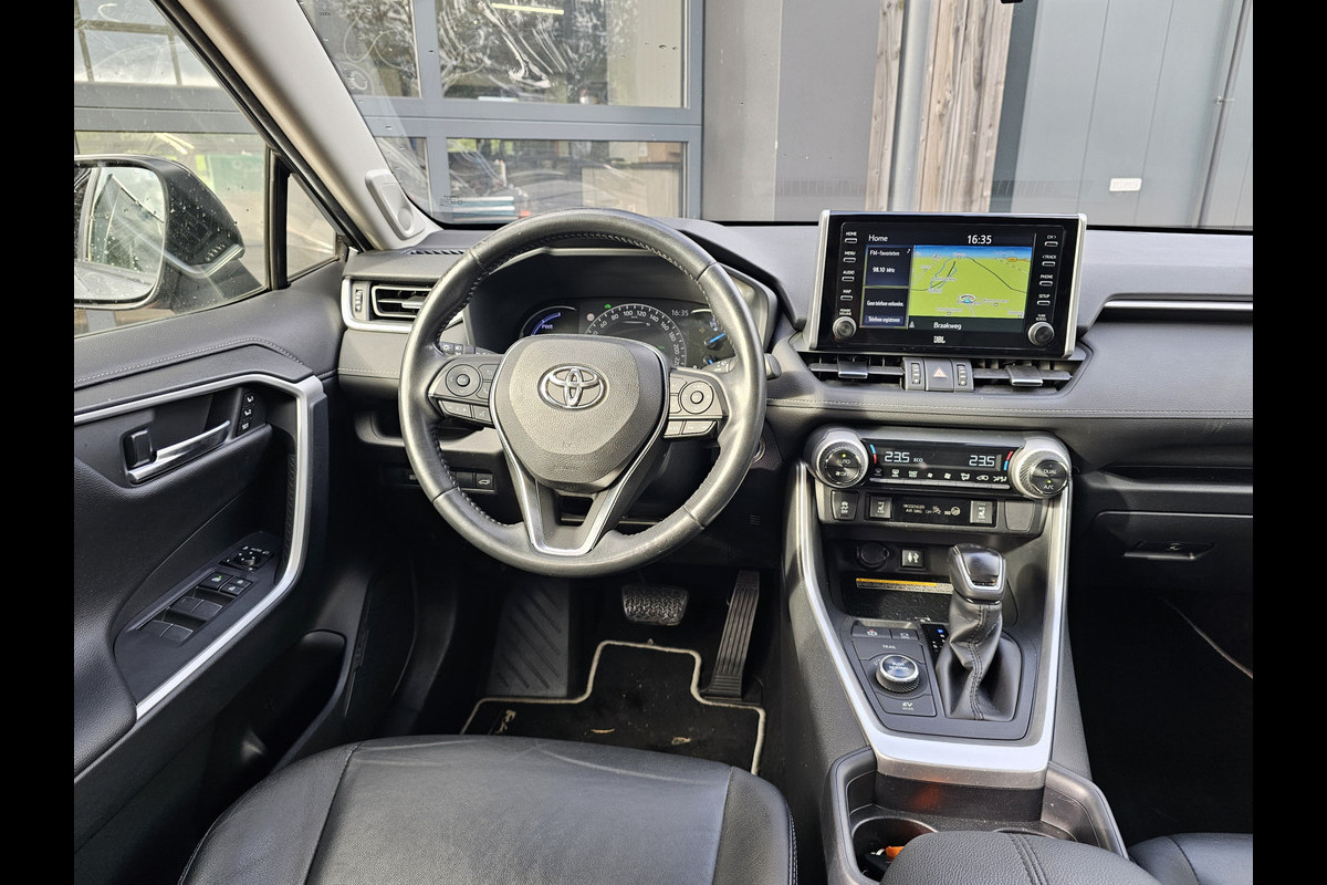 Toyota RAV4 2.5 Hybrid AWD Executive | LED | Trekhaak | Leder | Stoelverwarming | ACC | Elek. achterklep | Keyless | Navi | Elek. verstelb. stoelen |