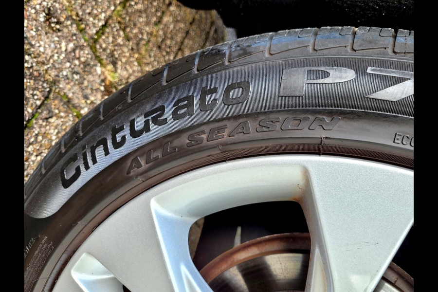 BMW X1 SDrive18i Panorama, Camera, All-season (Pirelli), M-grille, 18"