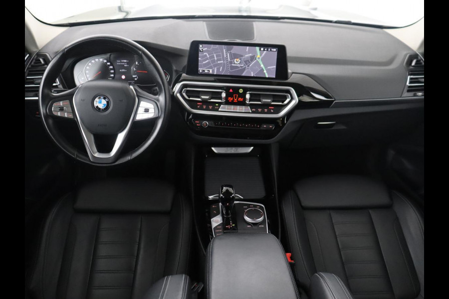 BMW X3 xDrive20i High Executive | Trekhaak | Stoelverwarming | Pano.Dak | Keyless Entry |
