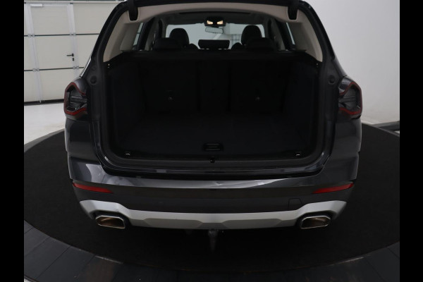 BMW X3 xDrive20i High Executive | Trekhaak | Stoelverwarming | Pano.Dak | Keyless Entry |