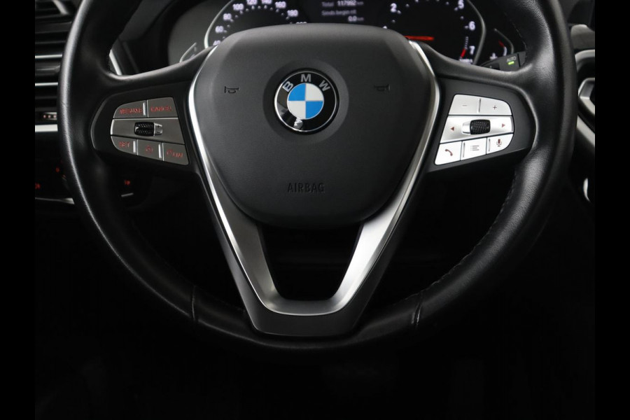 BMW X3 xDrive20i High Executive | Trekhaak | Stoelverwarming | Pano.Dak | Keyless Entry |