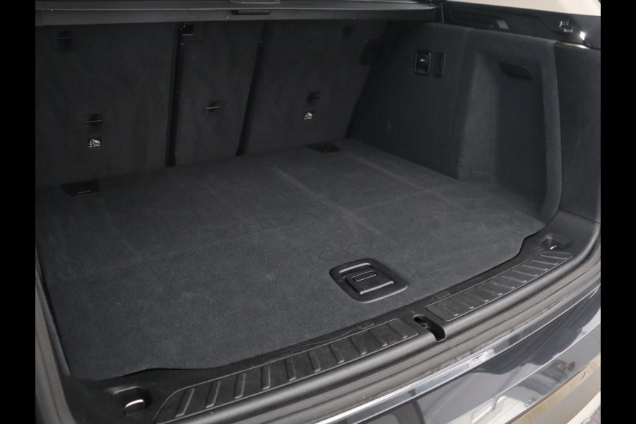 BMW X3 xDrive20i High Executive | Trekhaak | Stoelverwarming | Pano.Dak | Keyless Entry |