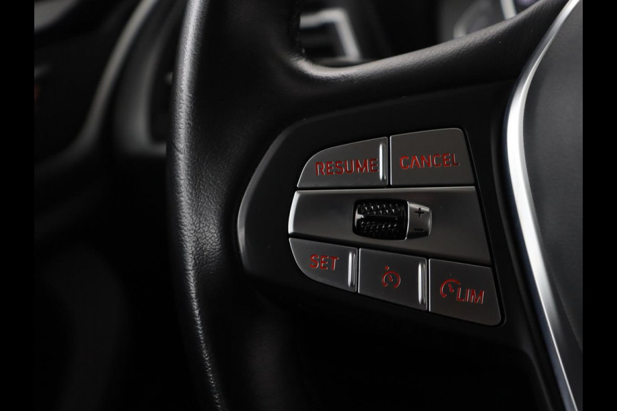 BMW X3 xDrive20i High Executive | Trekhaak | Stoelverwarming | Pano.Dak | Keyless Entry |