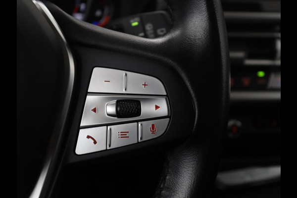 BMW X3 xDrive20i High Executive | Trekhaak | Stoelverwarming | Pano.Dak | Keyless Entry |