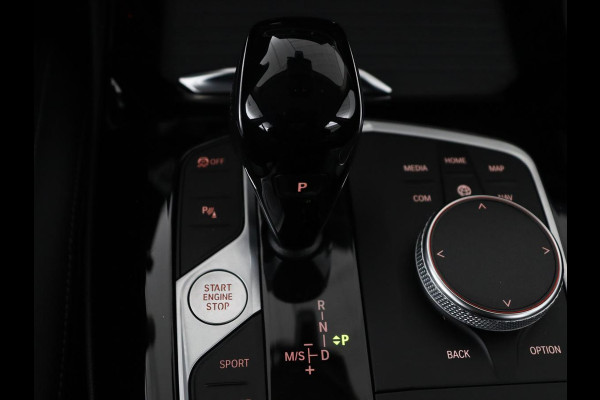 BMW X3 xDrive20i High Executive | Trekhaak | Stoelverwarming | Pano.Dak | Keyless Entry |