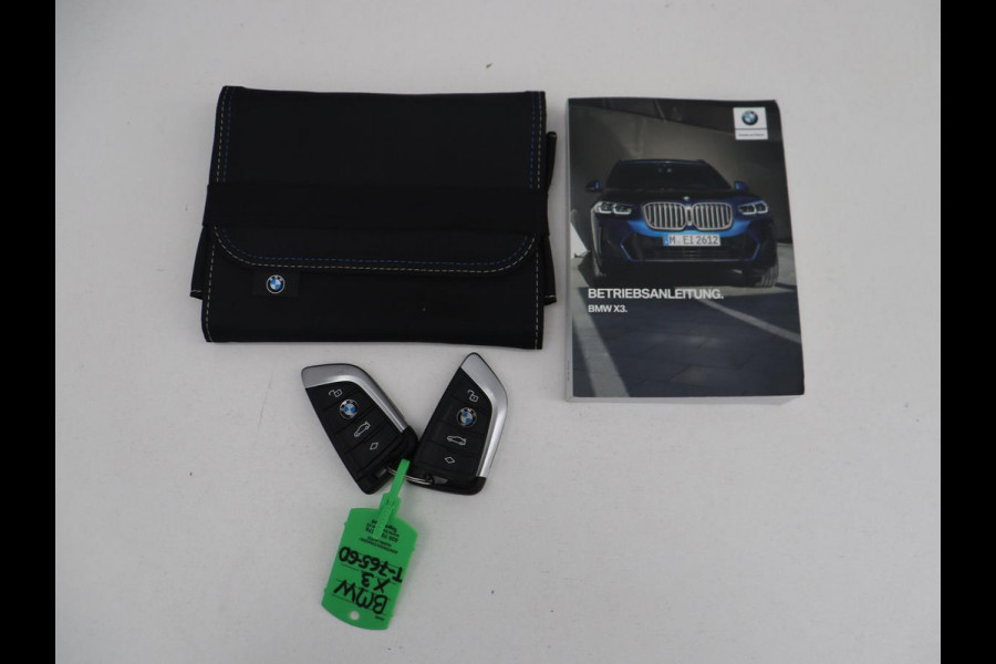 BMW X3 xDrive20i High Executive | Trekhaak | Stoelverwarming | Pano.Dak | Keyless Entry |