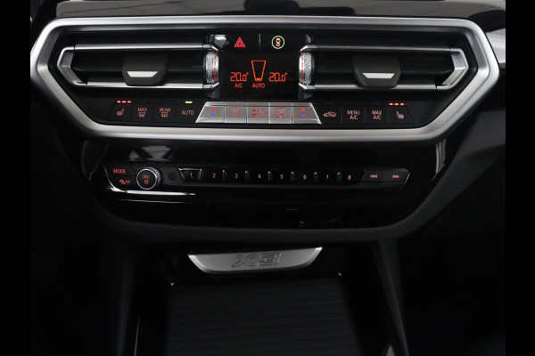 BMW X3 xDrive20i High Executive | Trekhaak | Stoelverwarming | Pano.Dak | Keyless Entry |