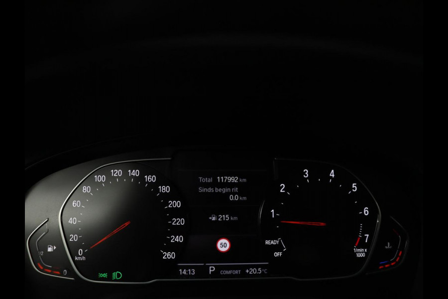 BMW X3 xDrive20i High Executive | Trekhaak | Stoelverwarming | Pano.Dak | Keyless Entry |