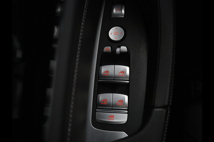 BMW X3 xDrive20i High Executive | Trekhaak | Stoelverwarming | Pano.Dak | Keyless Entry |