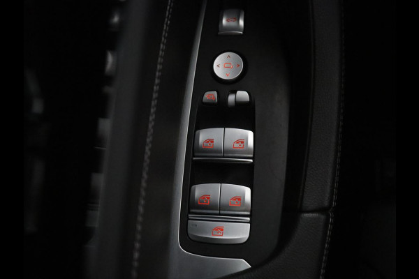 BMW X3 xDrive20i High Executive | Trekhaak | Stoelverwarming | Pano.Dak | Keyless Entry |