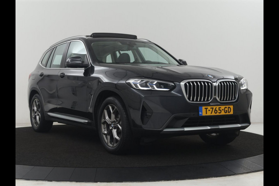 BMW X3 xDrive20i High Executive | Trekhaak | Stoelverwarming | Pano.Dak | Keyless Entry |