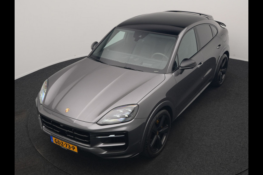 Porsche Cayenne Coupé 3.0 E-Hybrid PHEV | MY 2024 Facelift | SportDesign | Sportuitlaat | Trekhaak Af Fabriek | Panodak | Luchtvering | PDLS+ | Sport Chrono | InnoDrive Adaptive Cruise | Head up | Soft Close | 22"L.M | 360 Camera | Plug In Hybrid |