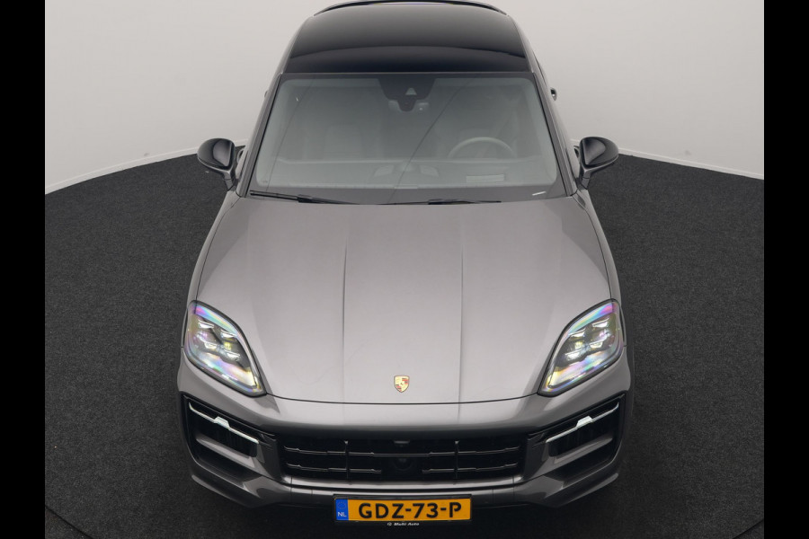 Porsche Cayenne Coupé 3.0 E-Hybrid PHEV | MY 2024 Facelift | SportDesign | Sportuitlaat | Trekhaak Af Fabriek | Panodak | Luchtvering | PDLS+ | Sport Chrono | InnoDrive Adaptive Cruise | Head up | Soft Close | 22"L.M | 360 Camera | Plug In Hybrid |