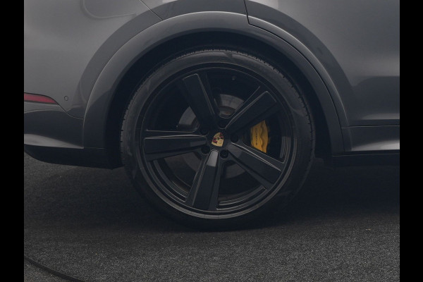 Porsche Cayenne Coupé 3.0 E-Hybrid PHEV | MY 2024 Facelift | SportDesign | Sportuitlaat | Trekhaak Af Fabriek | Panodak | Luchtvering | PDLS+ | Sport Chrono | InnoDrive Adaptive Cruise | Head up | Soft Close | 22"L.M | 360 Camera | Plug In Hybrid |