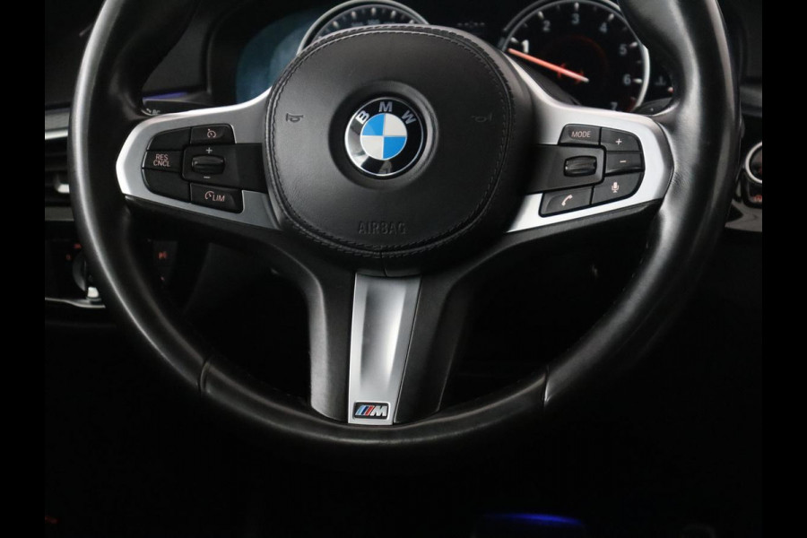 BMW 5 Serie 530i xDrive High Executive | M Sport | LED | Stoelverwarming | Schuif/-kanteldak | Stoelventilatie | 360 Camera | Harman Kardon Sound |